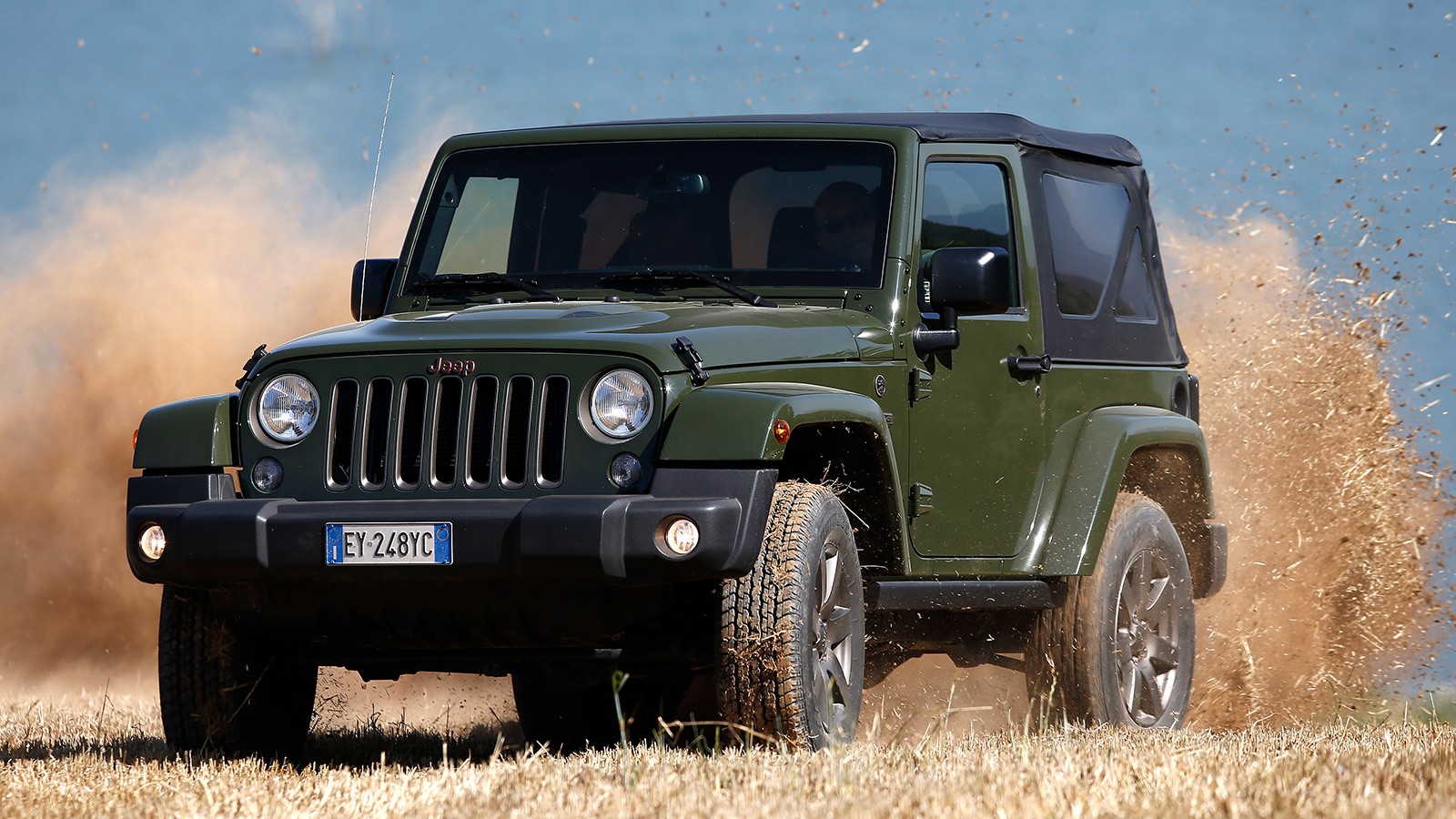 На фото: актуальная версия Jeep Wrangler