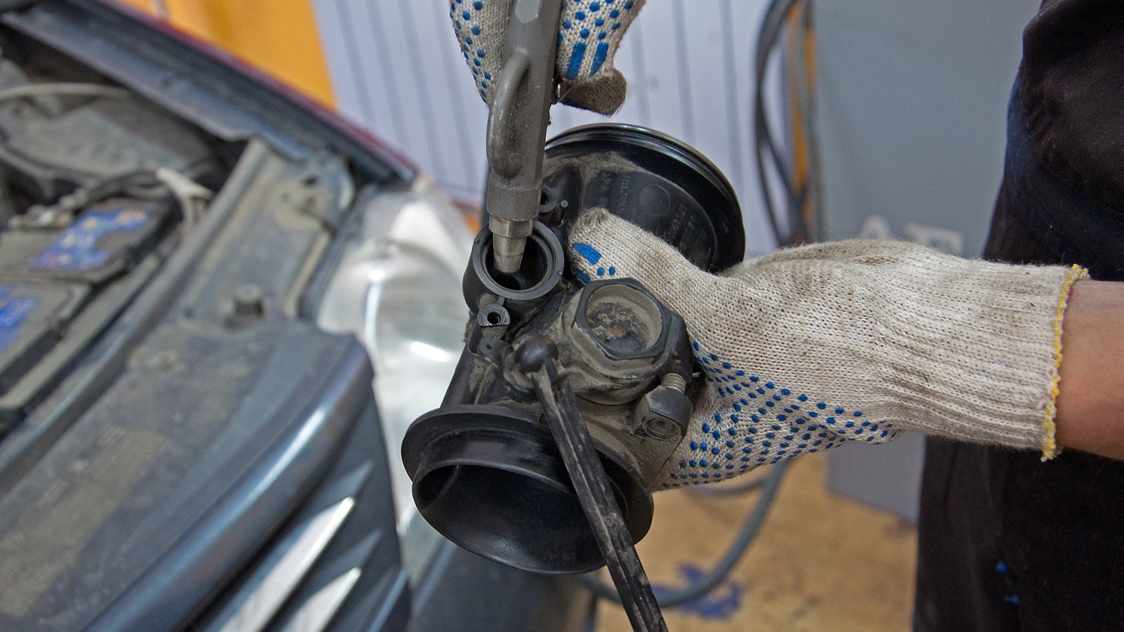 Трём как следует: как чистить дроссельную заслонку и зачем это нужно ...