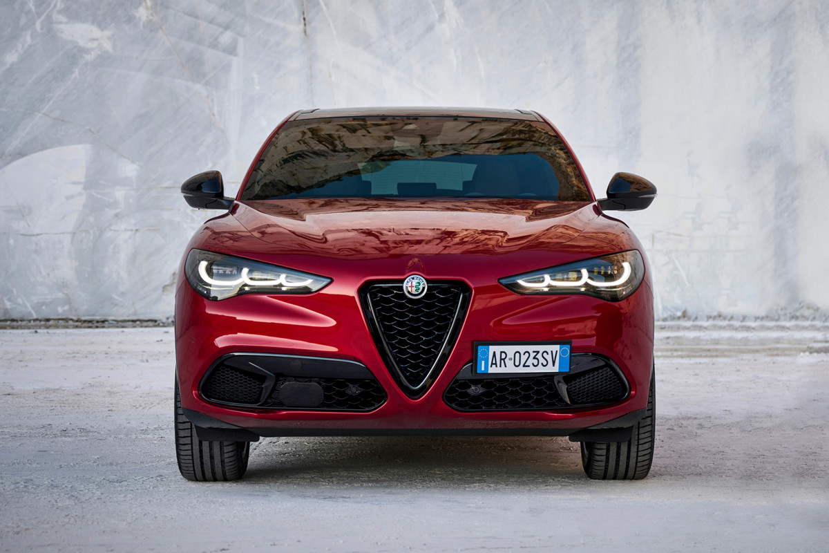 Новые Alfa Romeo Giulia и Stelvio могут получить «чистый» ДВС