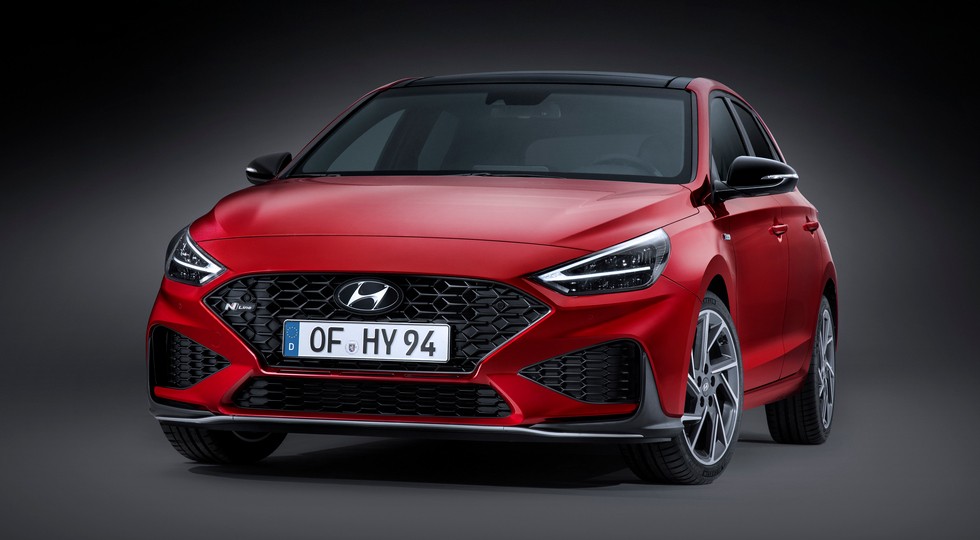 Семейство Hyundai i30 после рестайлинга обрело новые моторы (универсал стал «спортом»)
