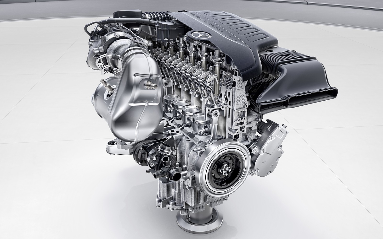 Umfassende Motorenoffensive bei Mercedes-Benz: Stärker, sparsamer und sauberer