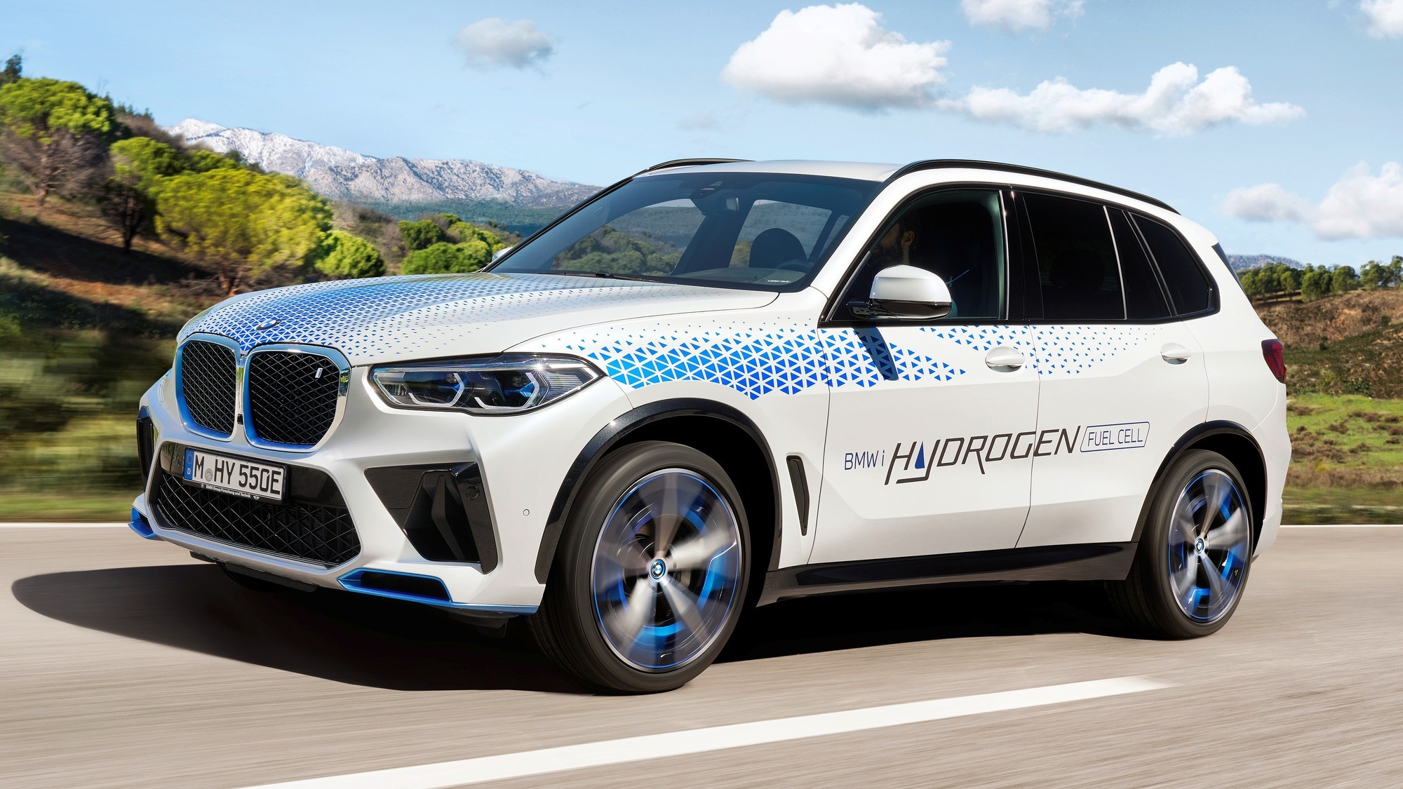 Водородный BMW iX5 Hydrogen: уже без камуфляжа, премьера — в сентябре