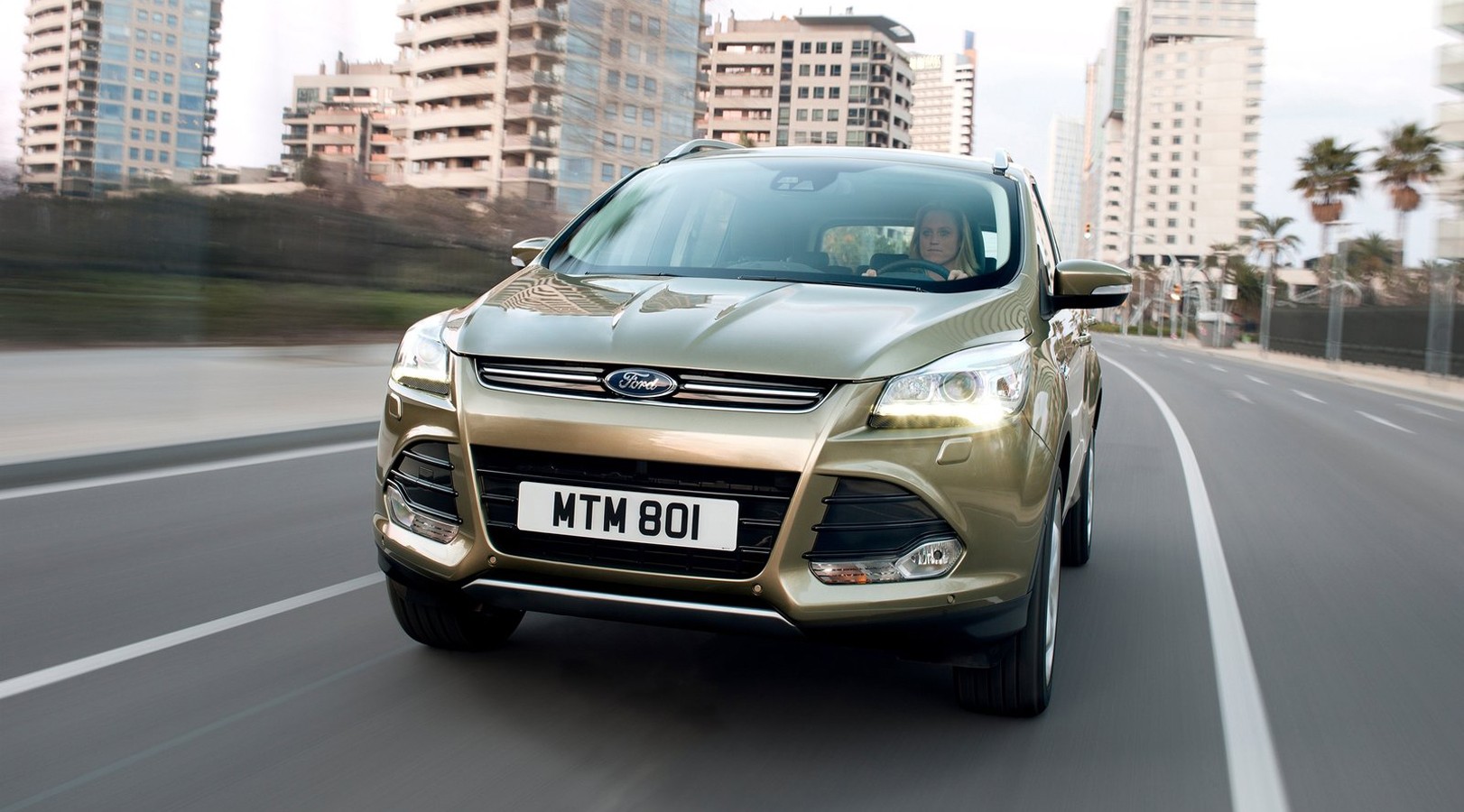 Передняя сторона Ford Kuga