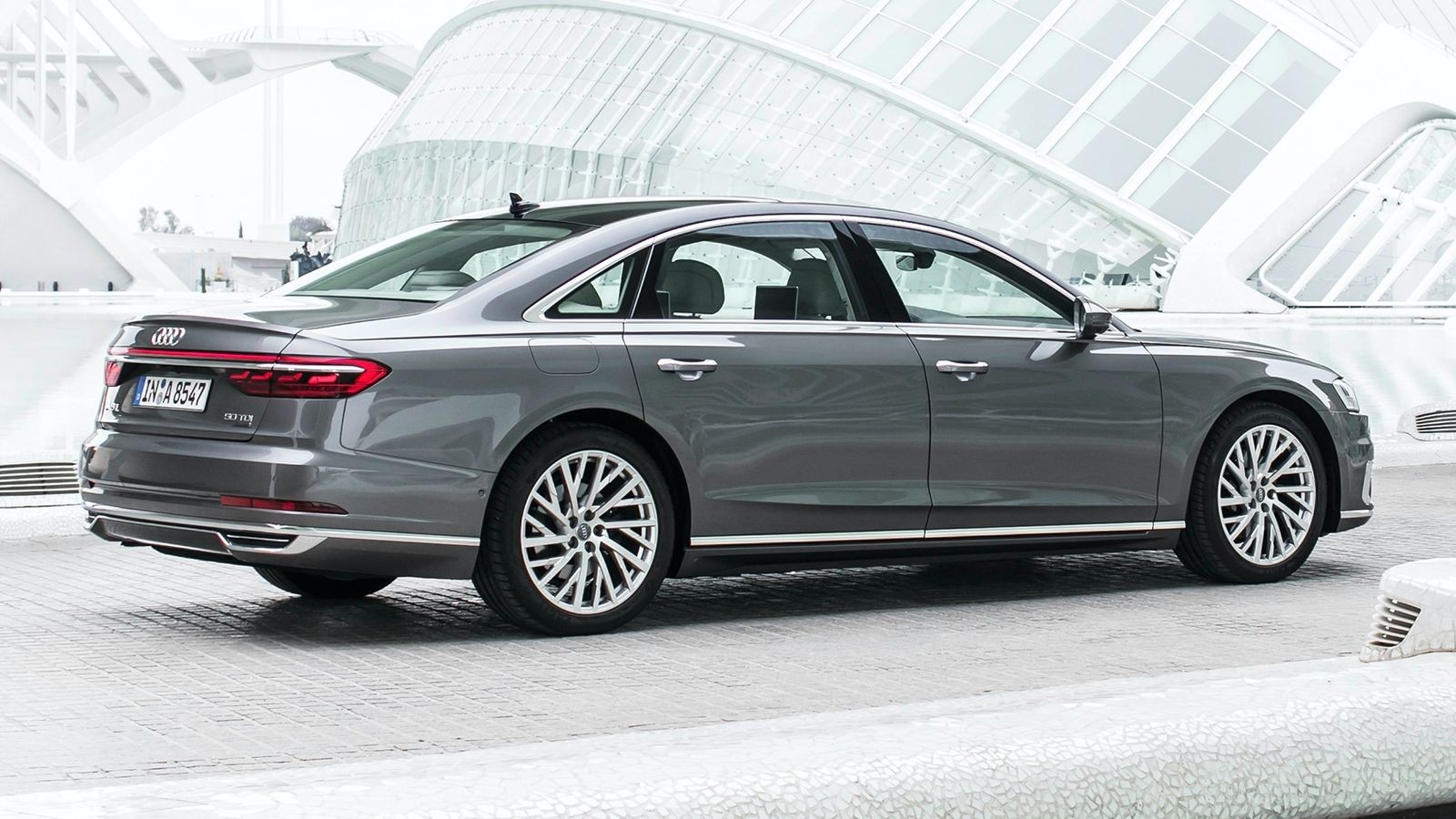 Автопилота не будет: Audi признала, что напичкала A8 бесполезным «железом»