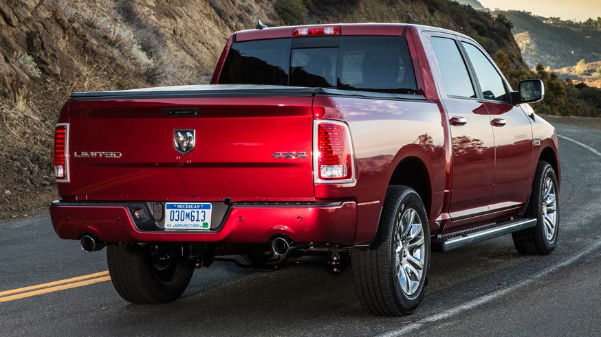 ram_1500_laramie_limited_crew_cab_2
