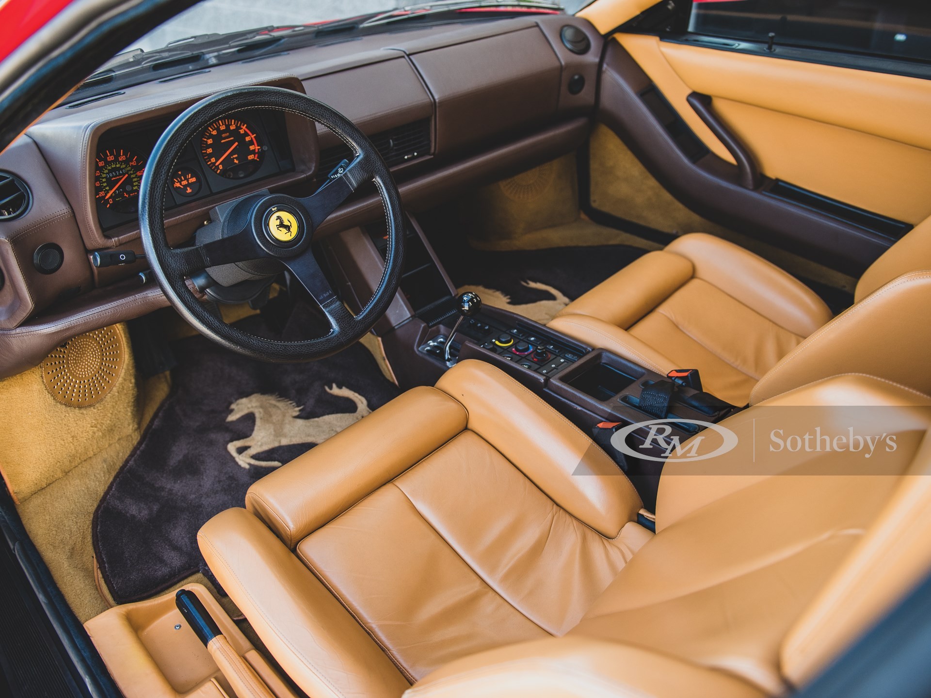 Легендарная Ferrari Testarossa с маленьким пробегом выставлена на продажу