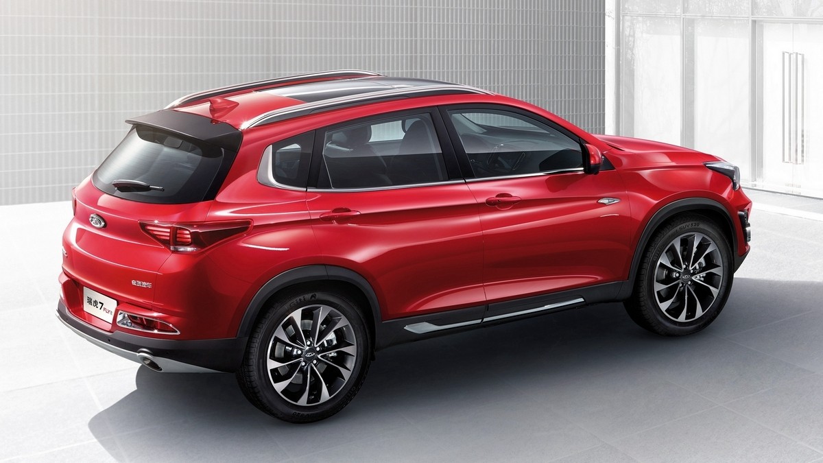 Chery Tiggo 7 тоже обещали привезти в Россию, но когда — не понятно, хорошо бы для начала разобраться с текущей ситуацией и с вопросом сборки на следующий год