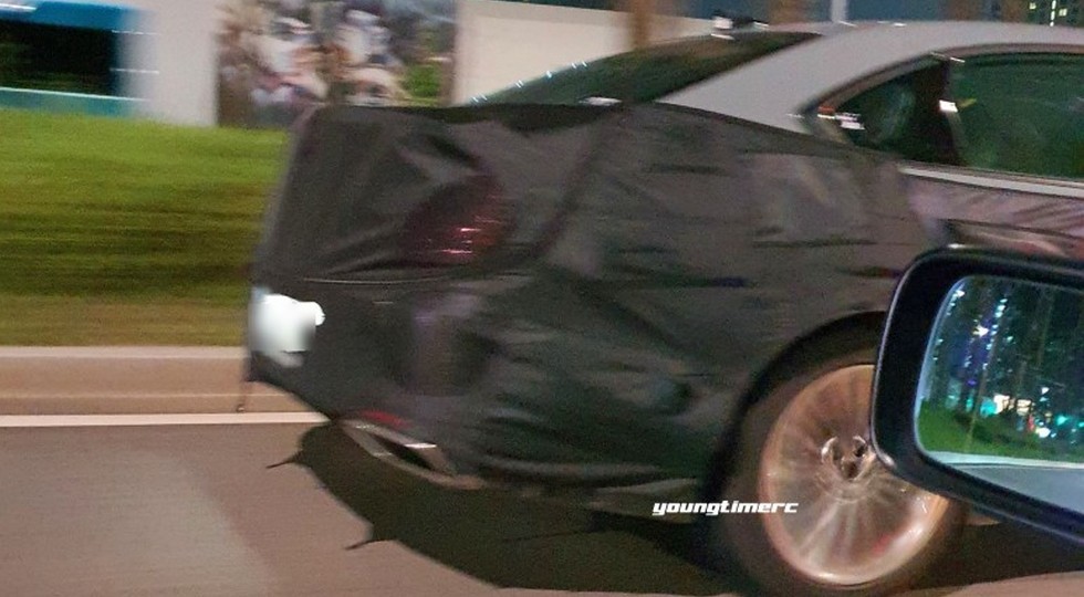 Флагманский седан Kia готовится к рестайлингу: модель поймали во время тестов