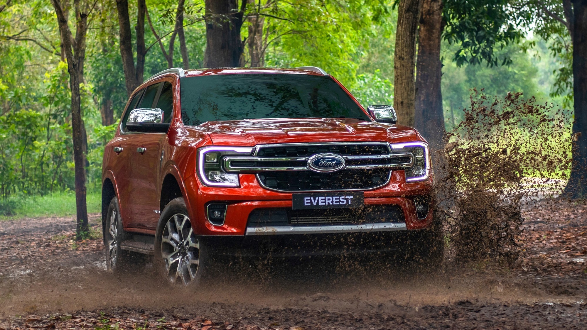 Новый Ford Everest более просторный салон лучше управляемость и