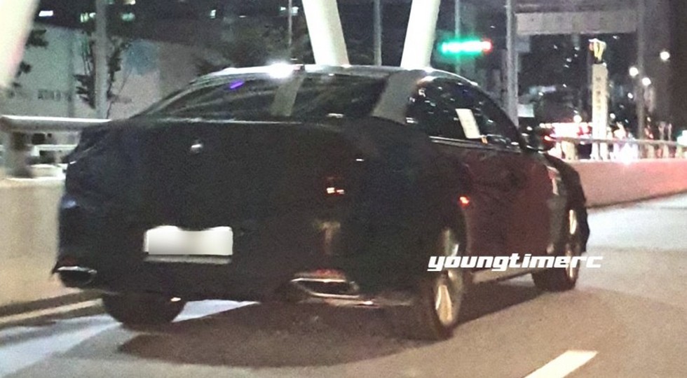 Флагманский седан Kia готовится к рестайлингу: модель поймали во время тестов