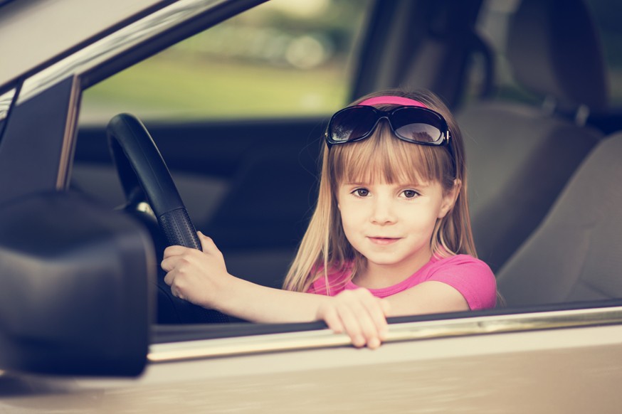 От штрафов не уйти: автомобили запретят регистрировать на детей