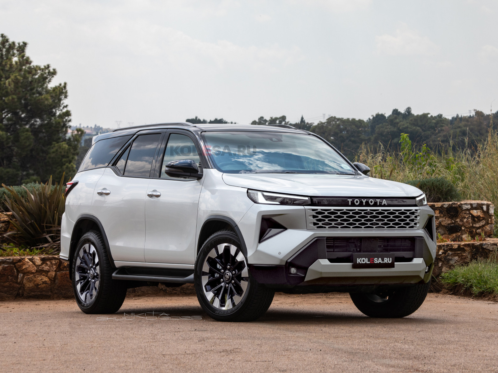 Обновлённый Toyota Fortuner: первые изображения