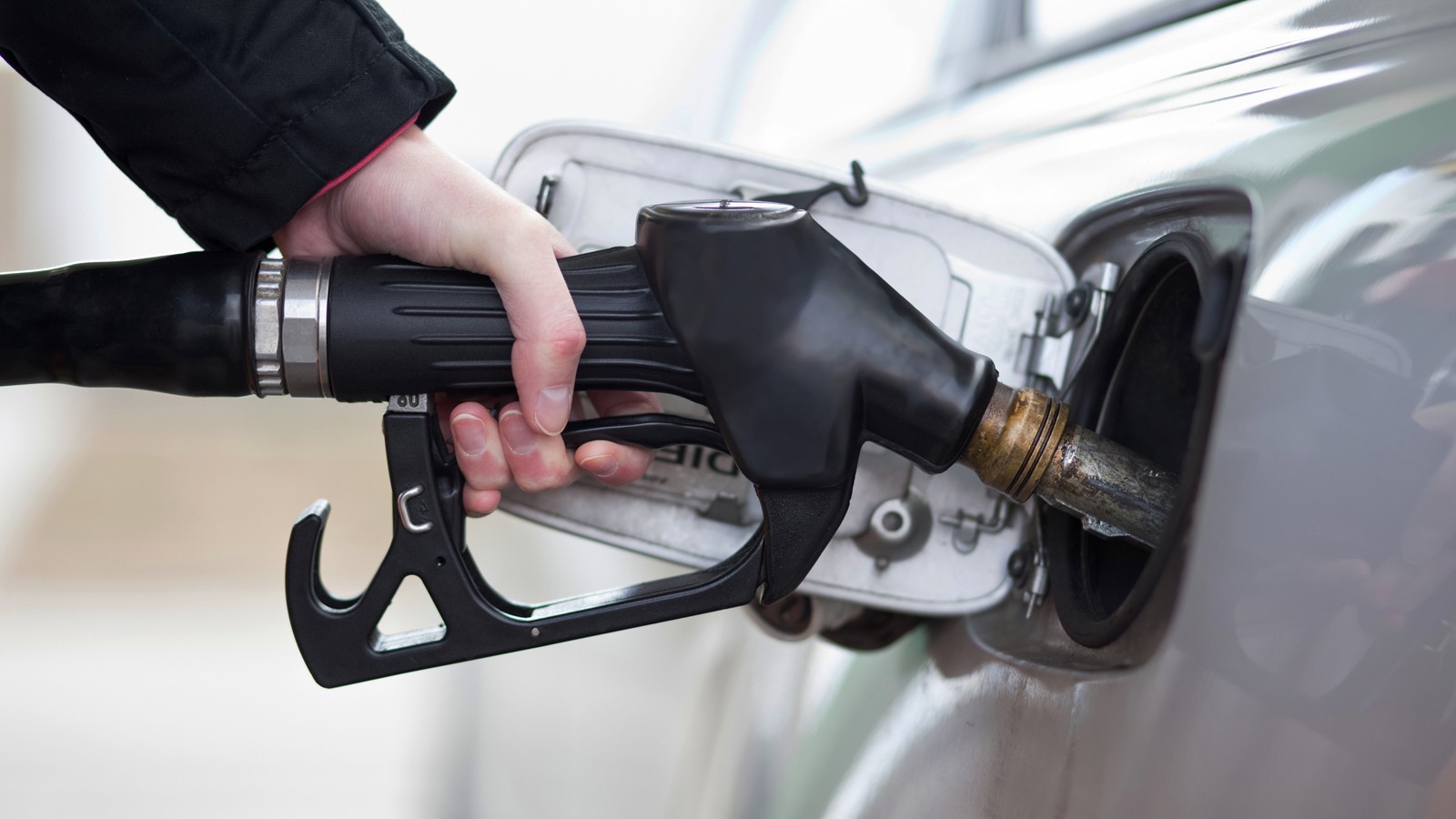 Car fueling at the gas station