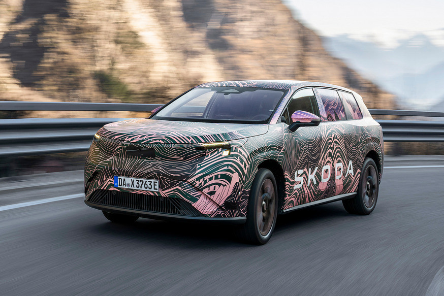 Флагманский кроссовер Skoda Peaq: новые официальные фото и характеристики