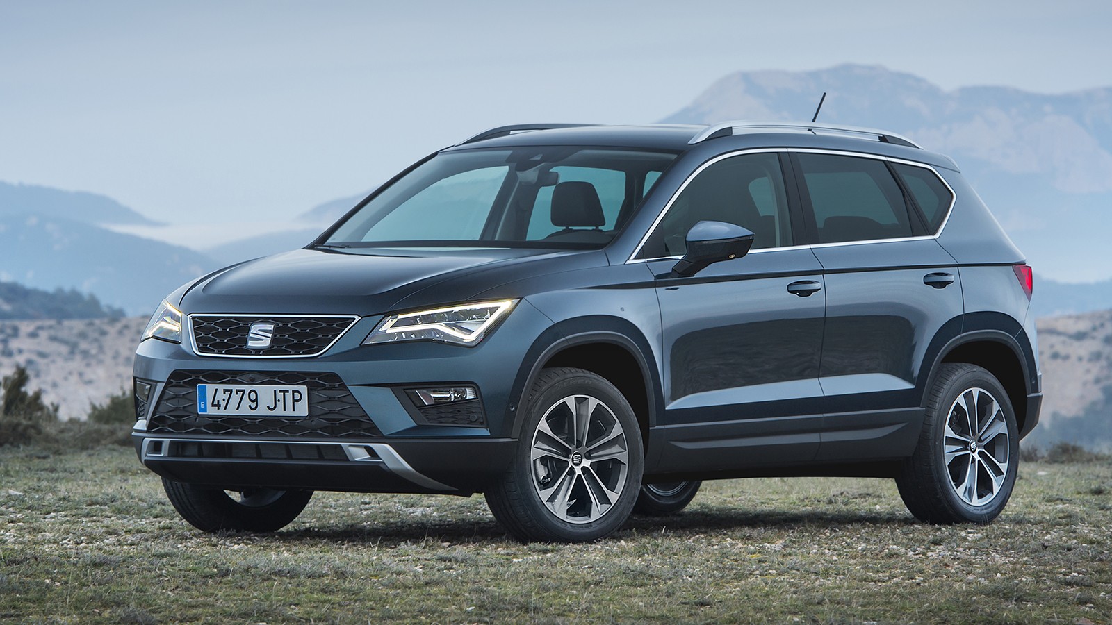 На фото: Seat Ateca — пока единственный серийный кроссовер марки