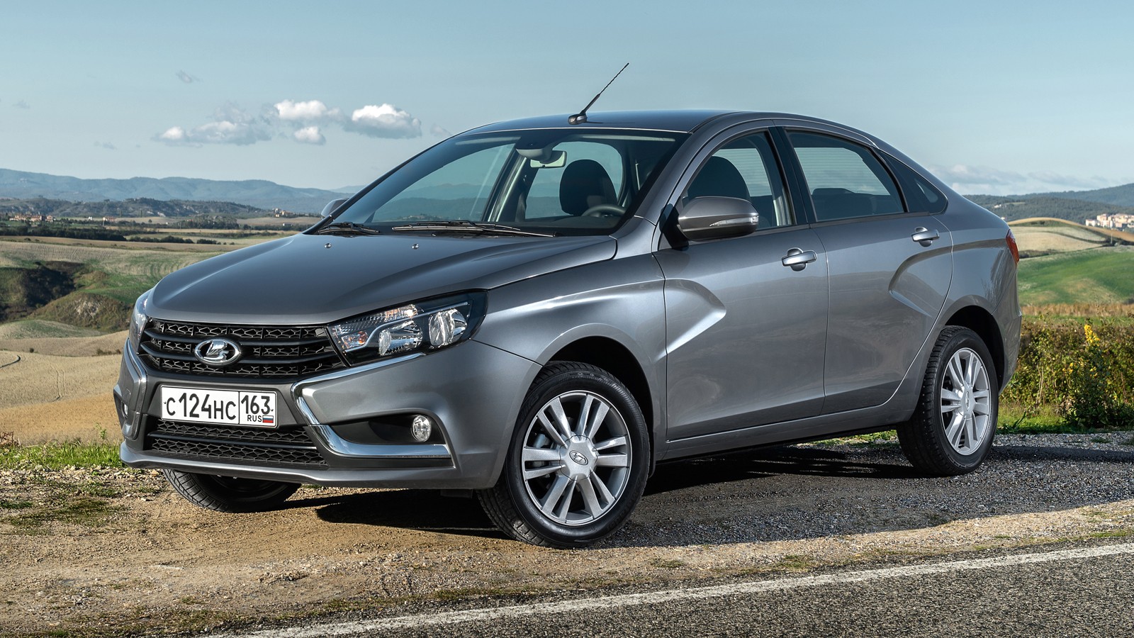На фото: Lada Vesta