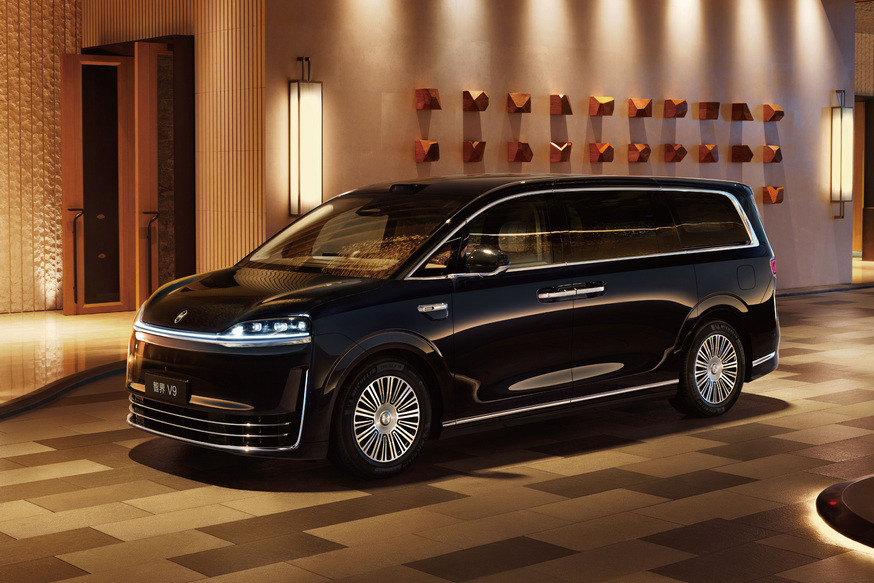 Минивэн Luxeed V9 от Chery и Huawei: официальные фото