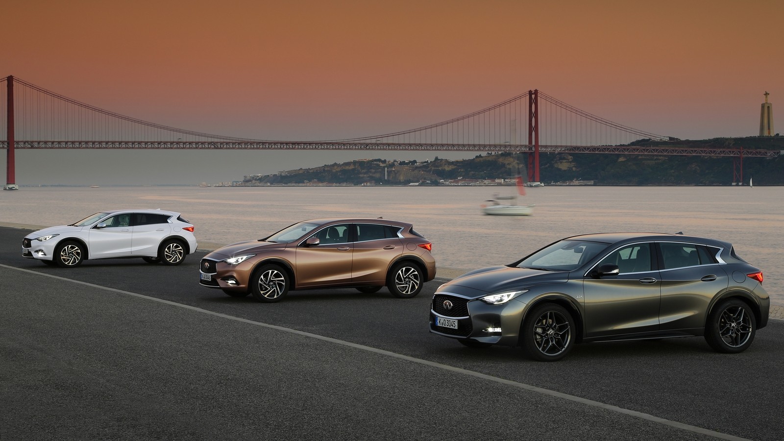 infiniti_q30