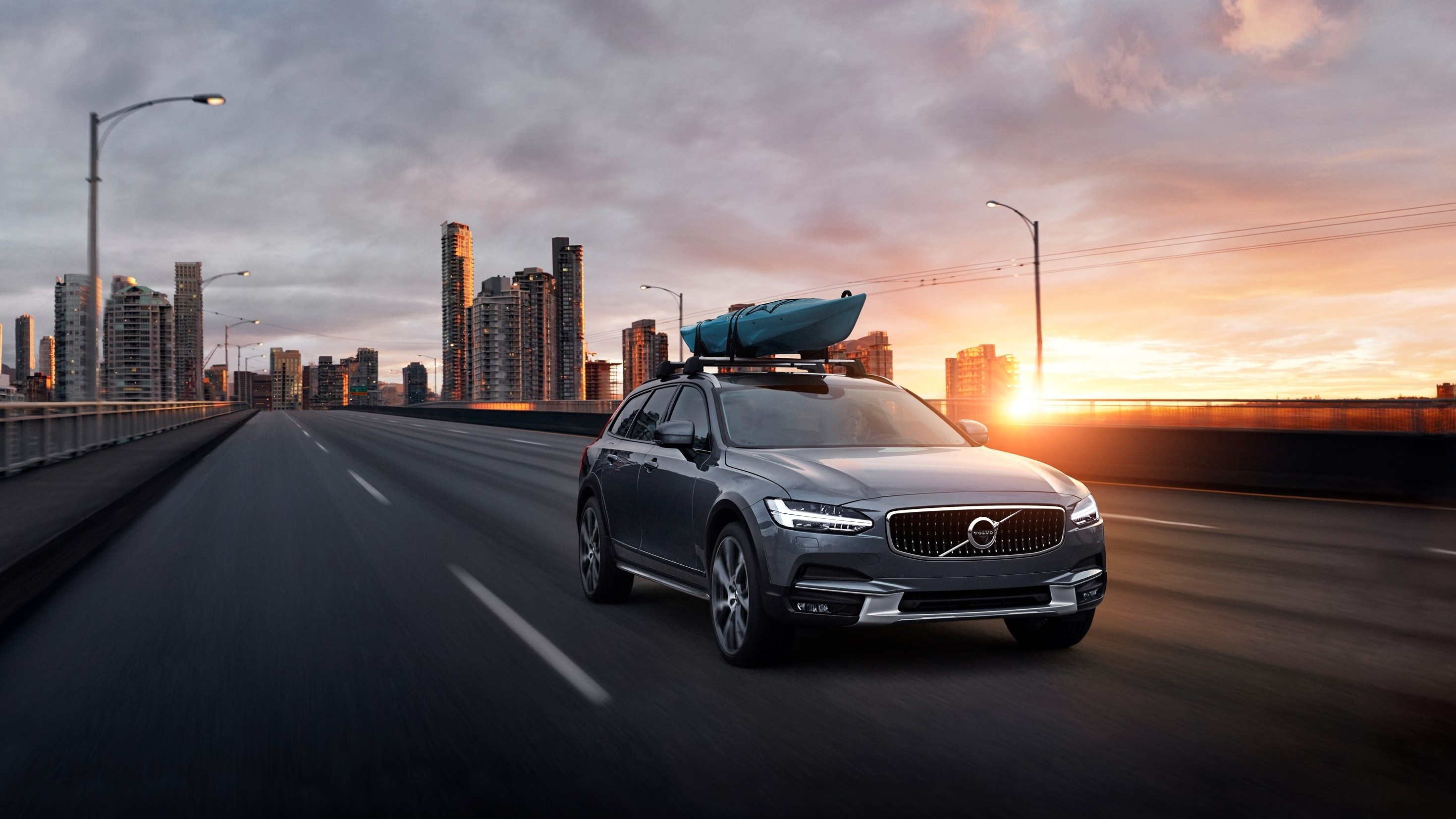 На фото: Volvo V90 Cross Contry
