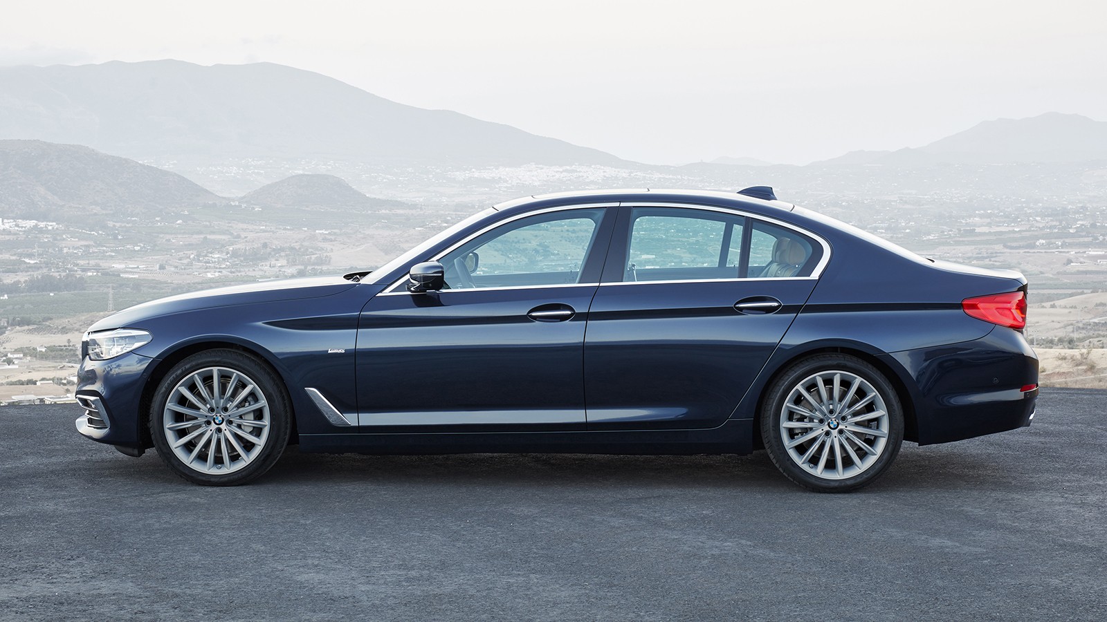 P90237307_highRes_the-new-bmw-5-series