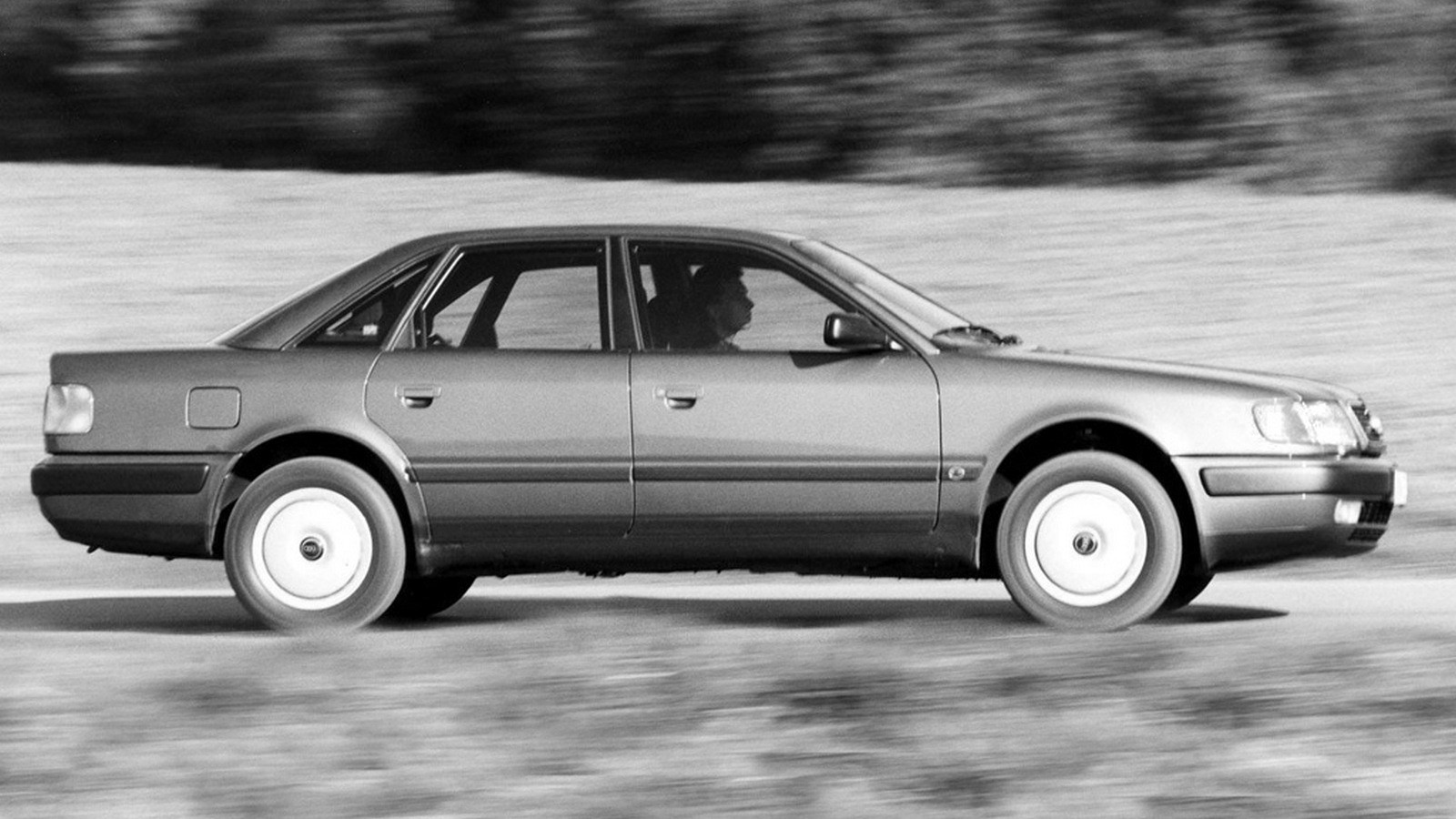 На фото: Audi 100 (4A,C4) 