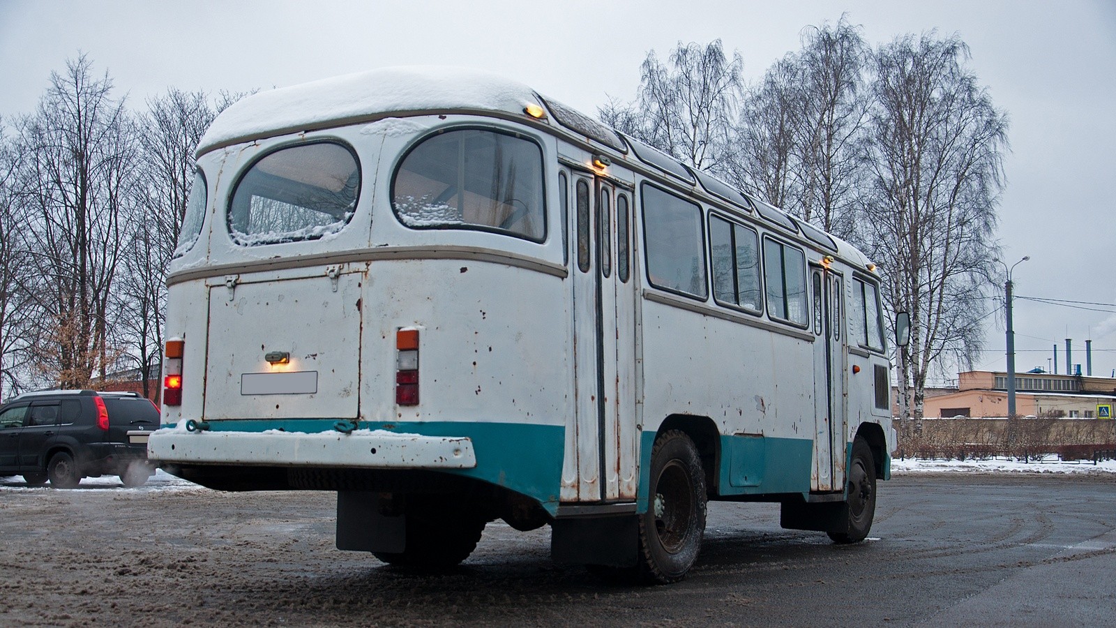 ПАЗ 672М сзади