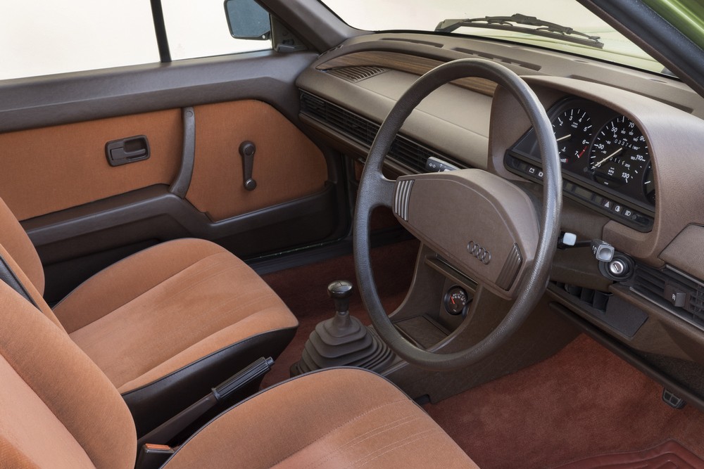Сто на сорок один: сравниваем АЗЛК-2141 и Audi 100 C2