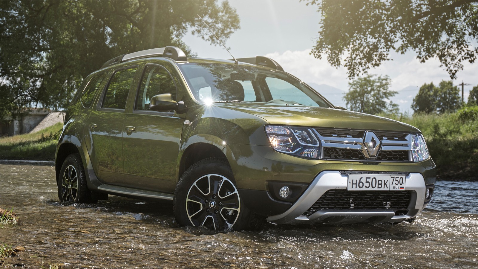 На фото: Renault Duster