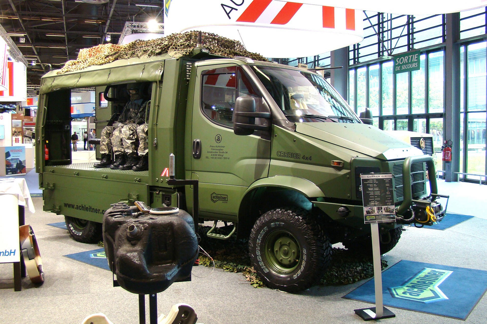 Легкий 2,5-тонный военный грузовик Achleitner Carrier с обычной кабиной