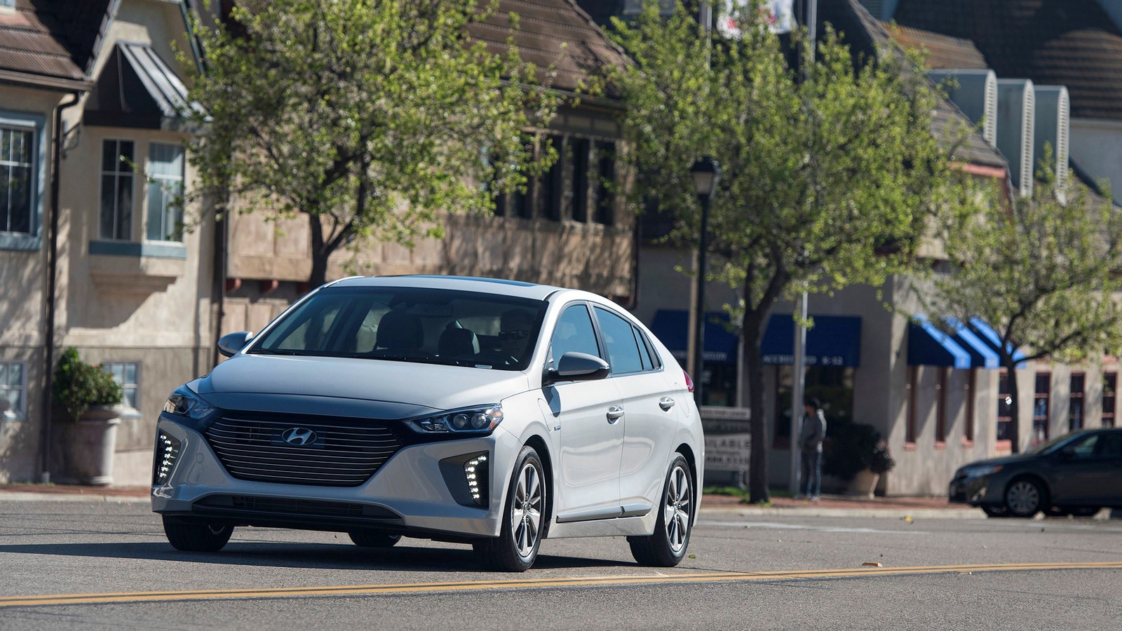 Hyundai Ioniq (стандартная версия)