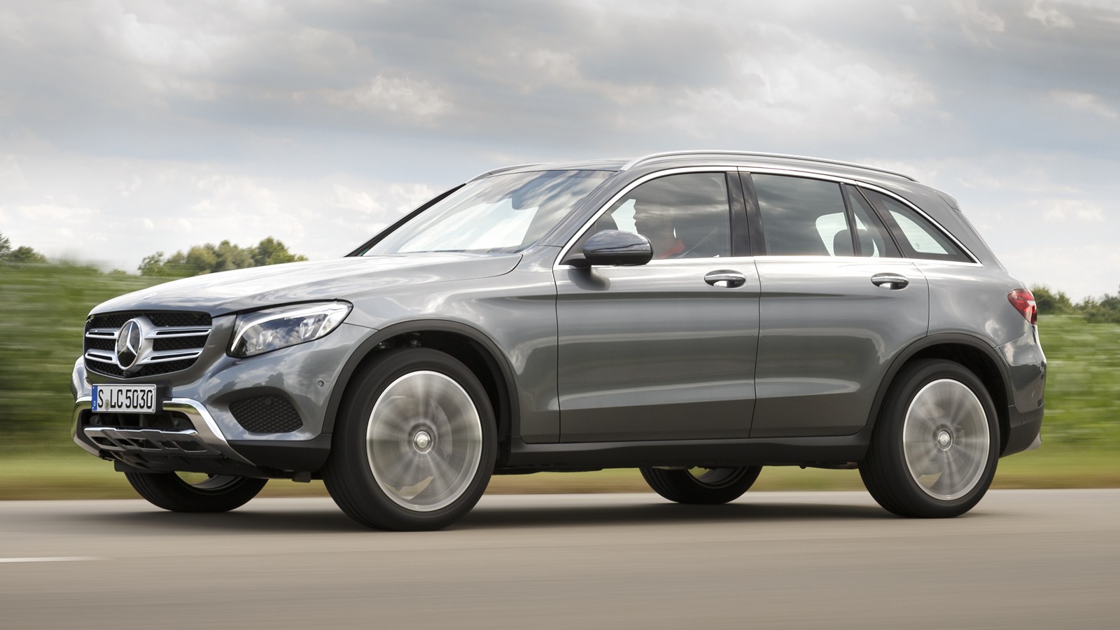 На фото: Mercedes-Benz GLC