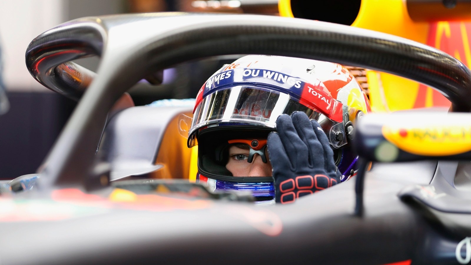 В Red Bull приостановили работу над своей системой Aeroscreen