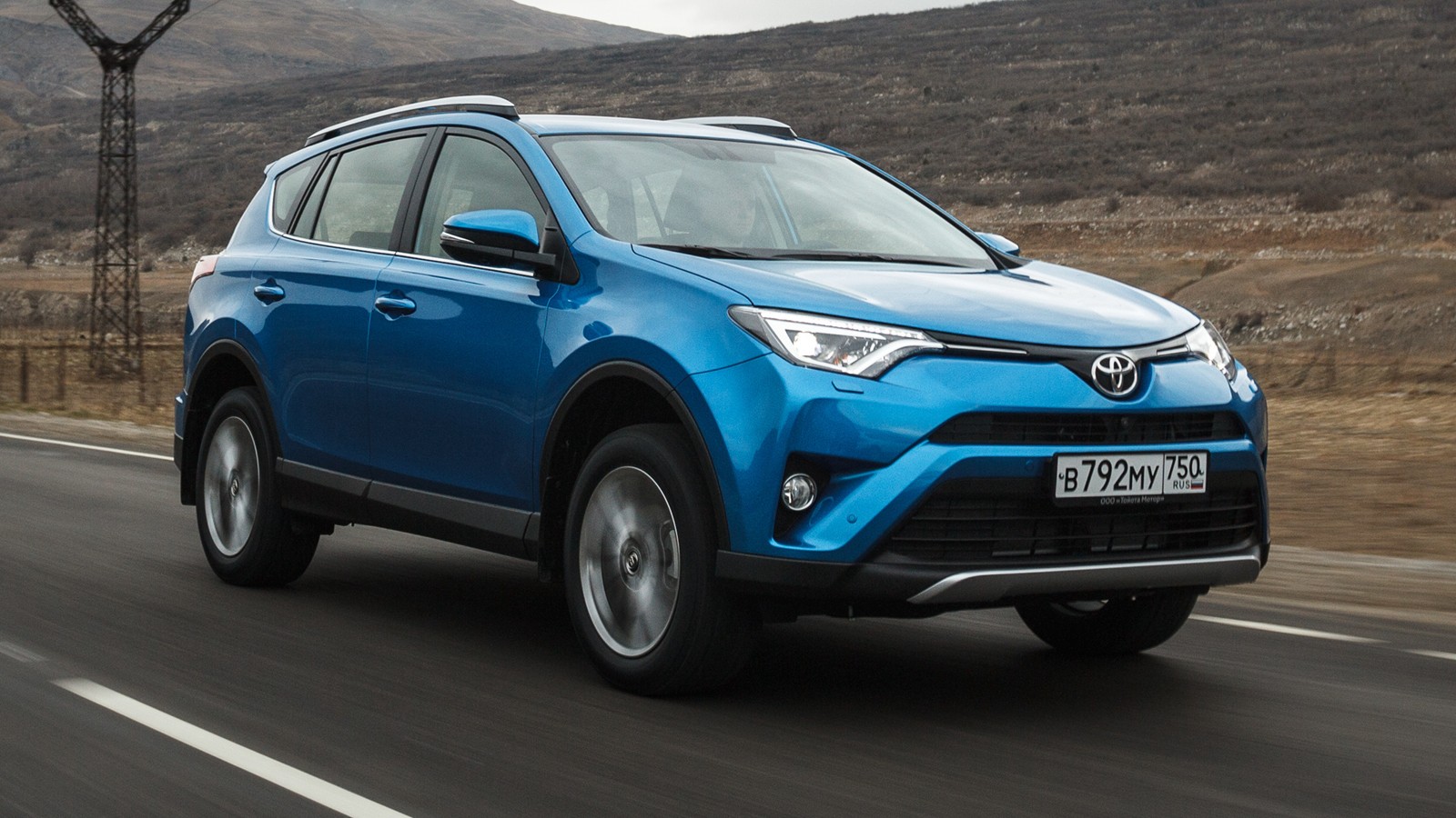 На фото: Toyota RAV4