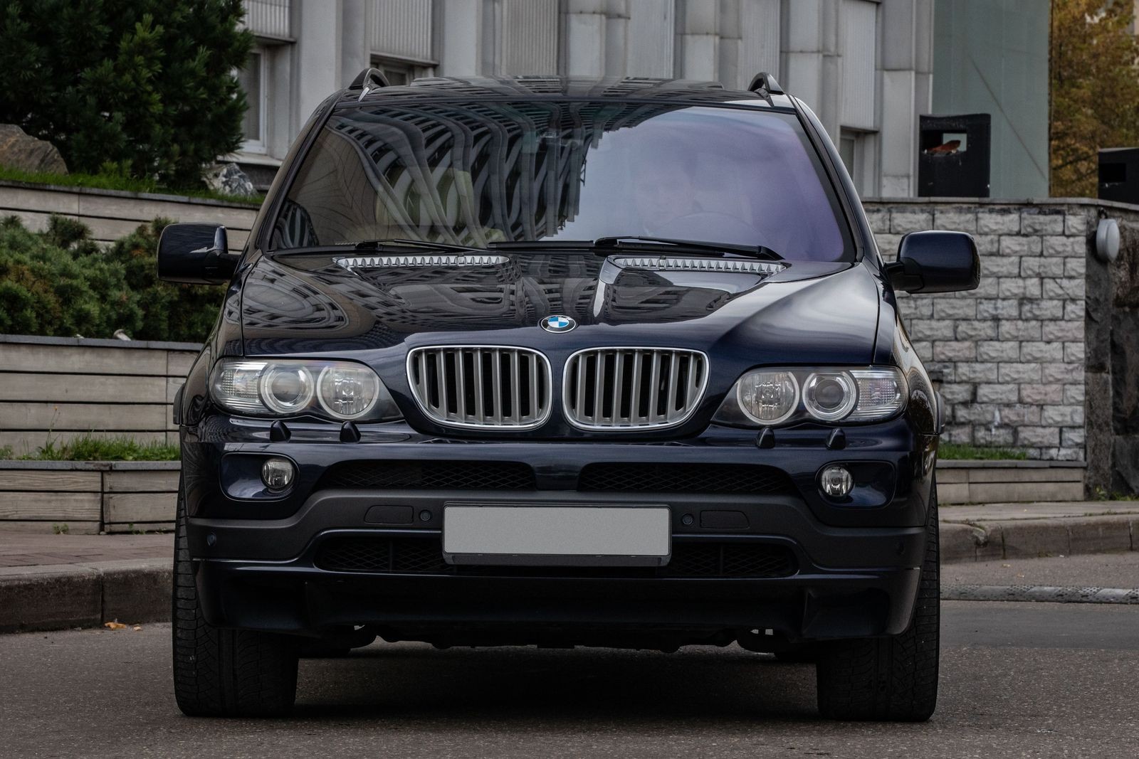 BMW X5 с пробегом: опасный тюнинг, вода в салоне и гирлянда пиктограмм  неисправностей | Курский автомобильный портал NewAuto46.ru