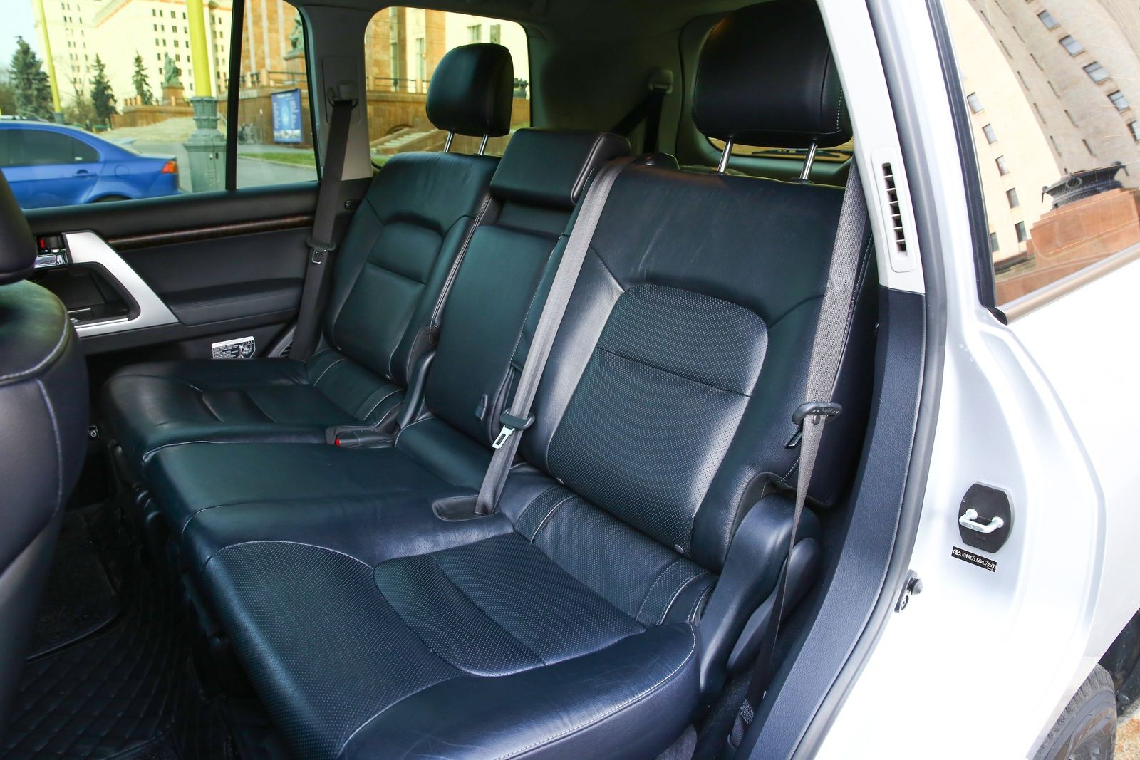 Toyota Land Cruiser 200 с пробегом: салон, тормоза, подвеска - – автомобильный журнал