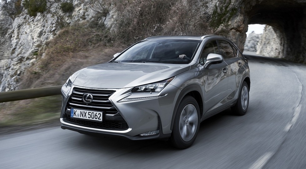 На фото: Lexus NX