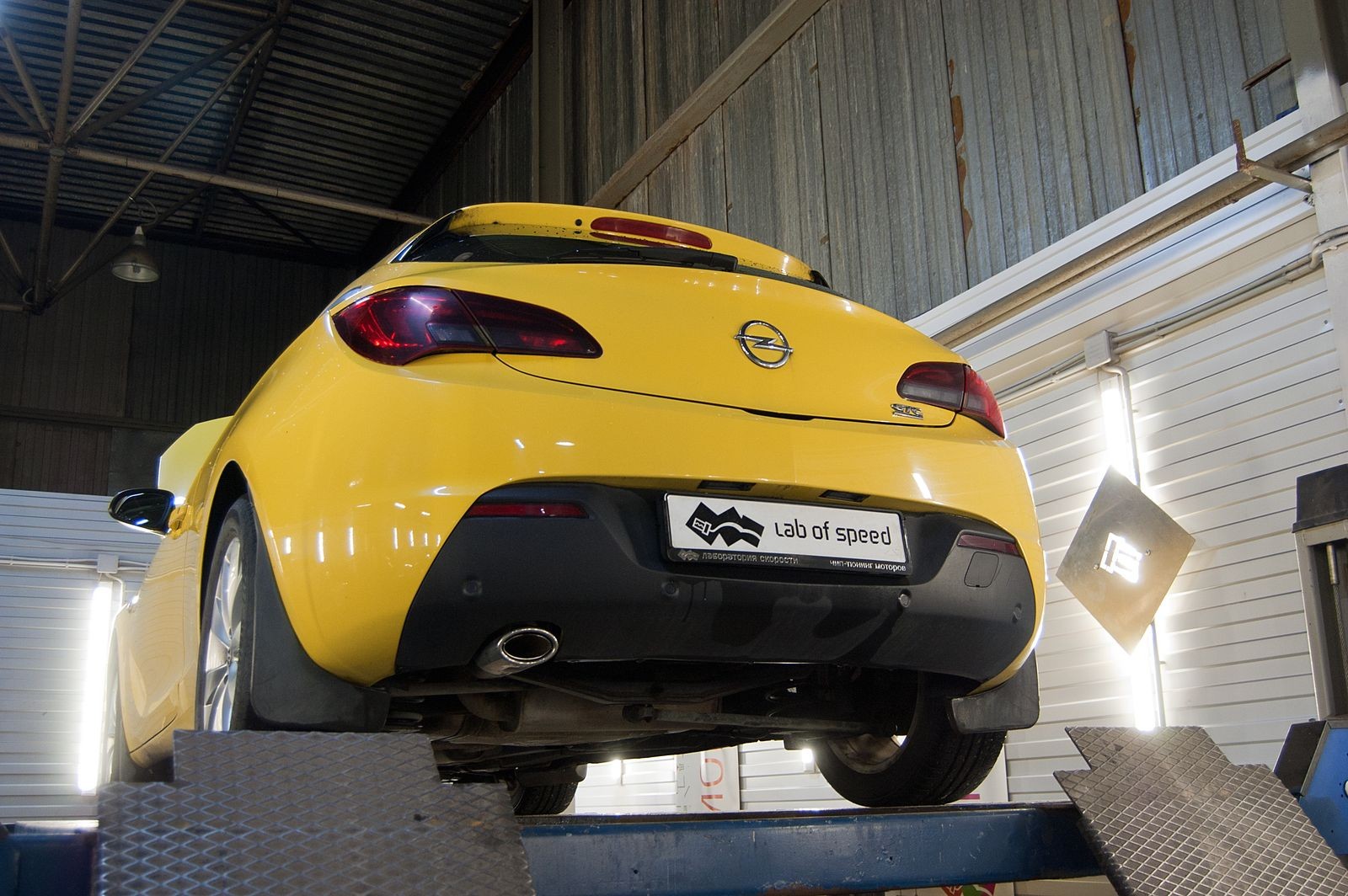 Странно, но надёжно: ремонт и обслуживание Opel Astra J GTC