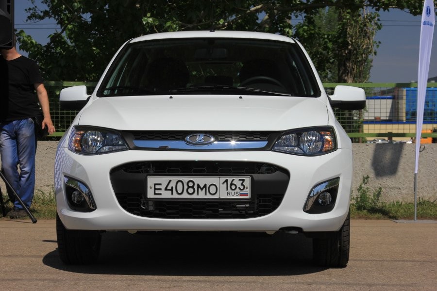 Дилеры скидывают цены на новую Lada Kalina