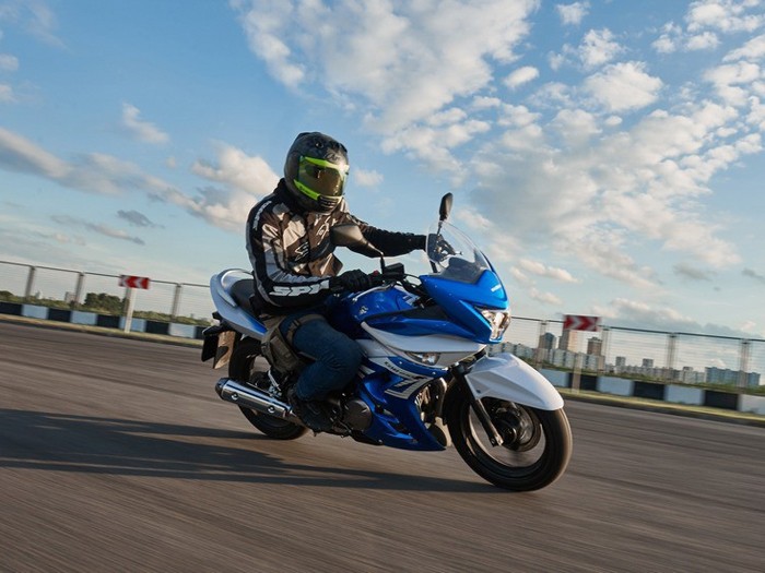 Мотоциклистов не пустят на выделенные полосы