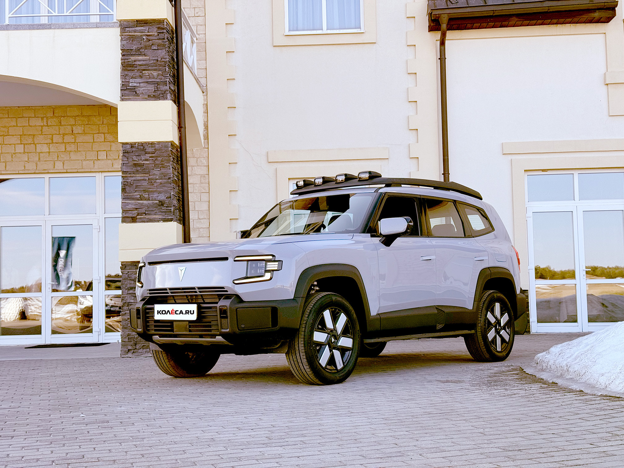 Тибет, российская сборка и 250 квадратов света: экспресс-тест Deepal G318