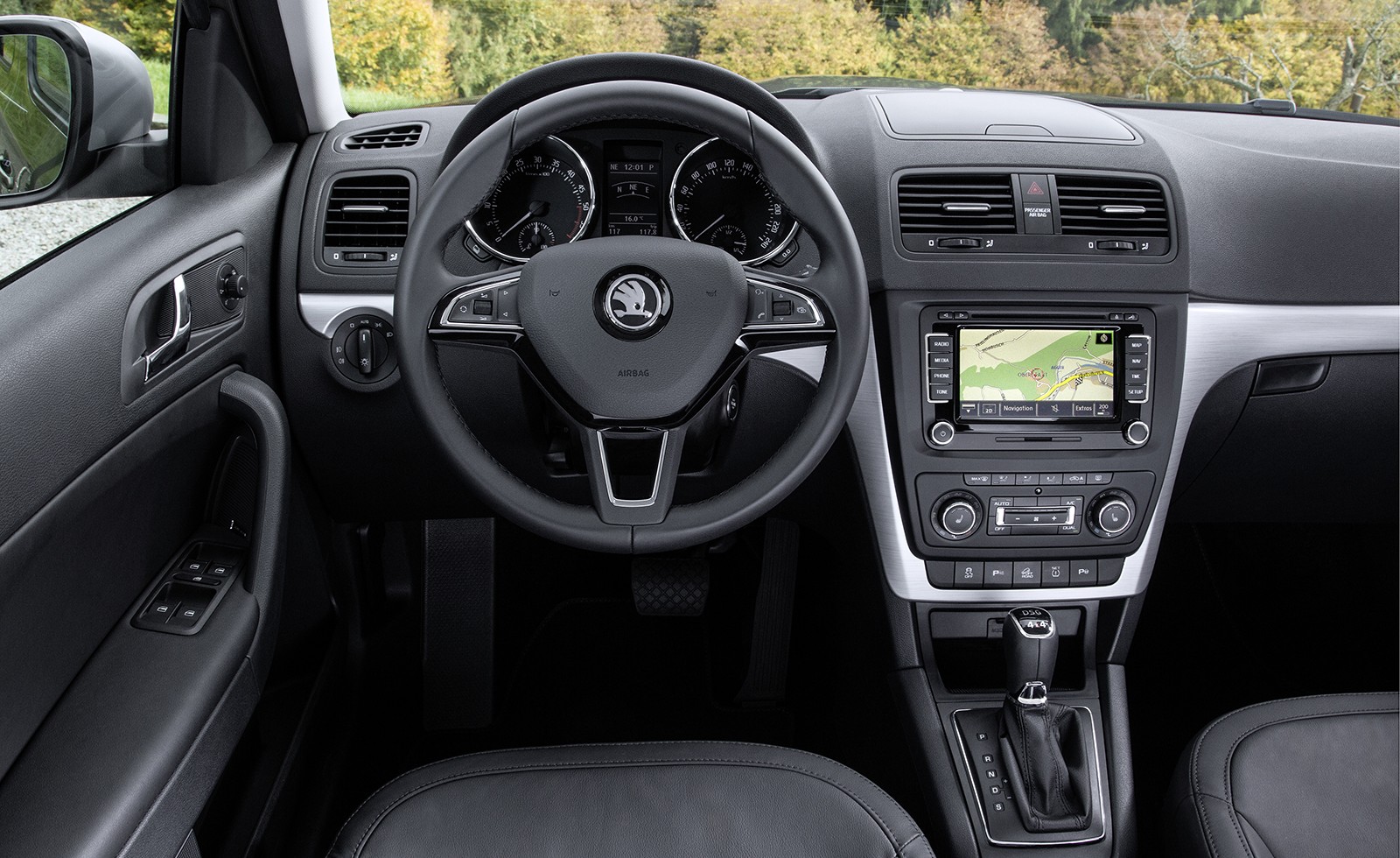 На фото: салон Skoda Yeti