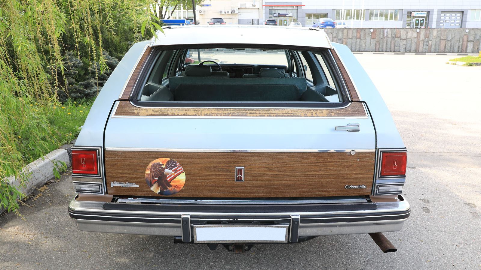 По пояс деревянный: опыт владения Oldsmobile Custom Cruiser 1983 года