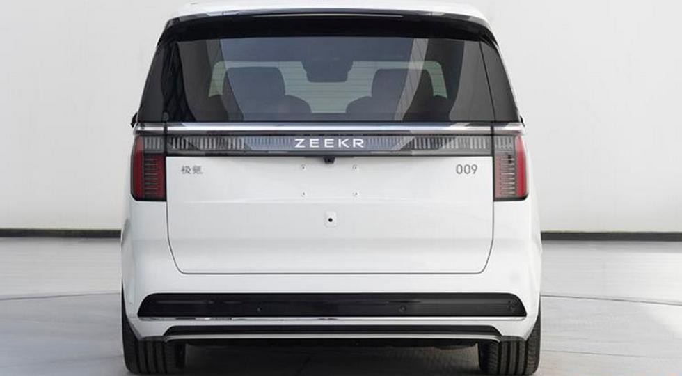 Роскошный и мощный минивэн Zeekr 009 от Geely готовится к старту продаж ...