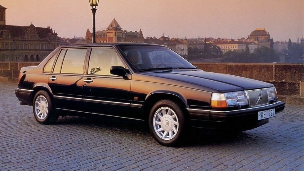 На фото: Volvo 960 