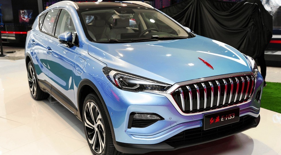 На фото: электрокросс Hongqi E-HS3
