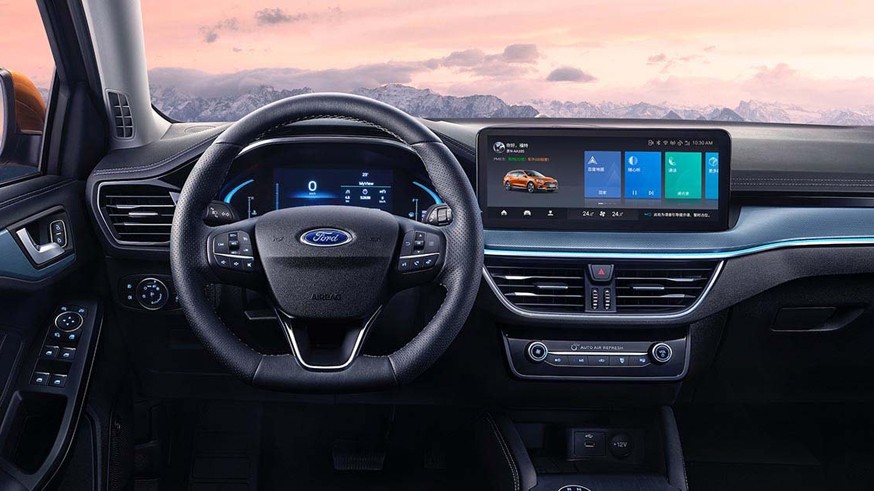 Растерявший покупателей Ford Focus: кросс-универсал на подмогу, рестайлинг седана и другие обновки