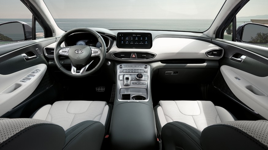 Обновлённый Hyundai Santa Fe: «Т-образные» ходовые огни и виртуальная «приборка» в салоне