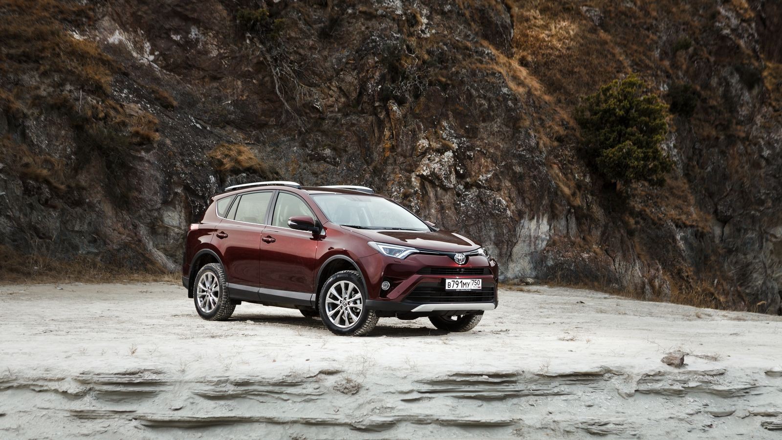 Rav4 объем бака