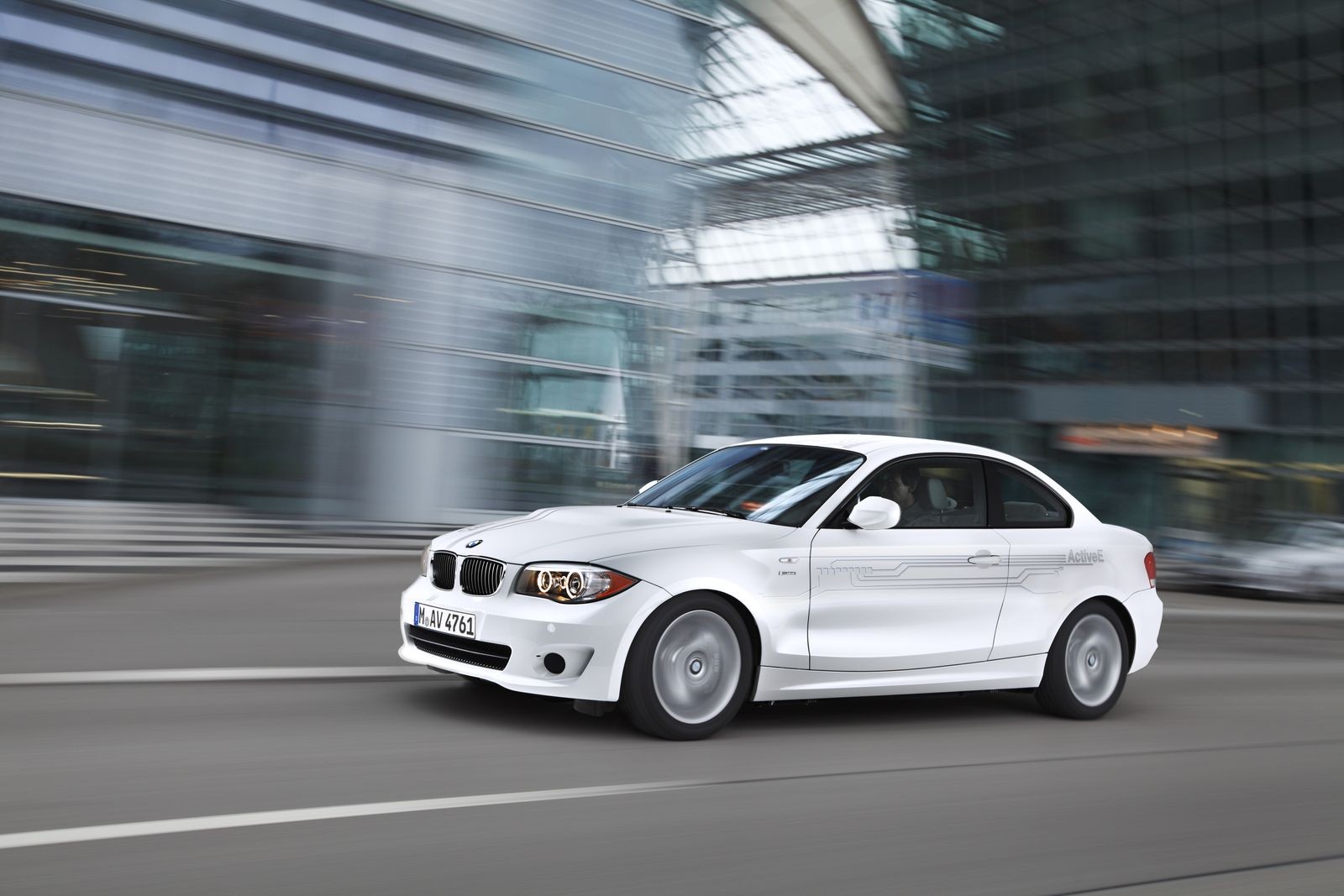 Дорого и никто не оценит, но это неважно: стоит ли покупать BMW 1 Series I за 700 тысяч рублей