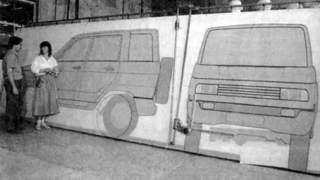 Дизайн от ВАЗа, армейская ориентация и растянутый кузов: мифы и факты об УАЗ-3162 Симбир